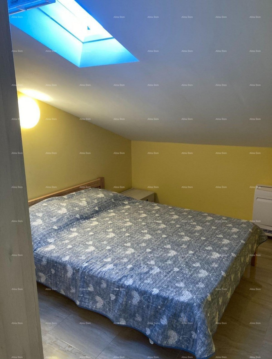 Prodaja - Prvi red do morja! Moderna, prostorna hiša s 4 ločenimi stanovanji, garažo in pomolom, Rogoznica. 10