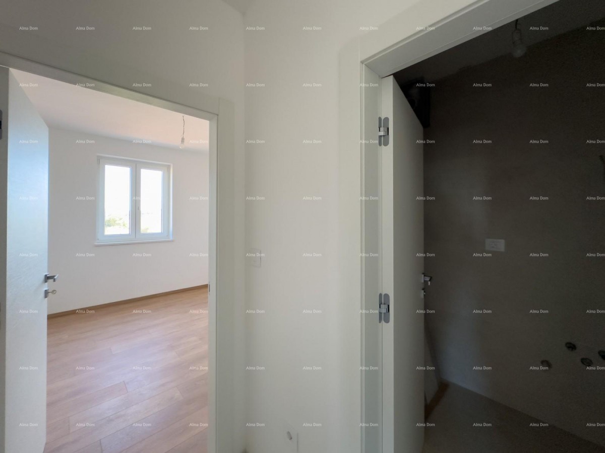 Prodajamo stanovanje z velikim vrtom v Barbanu. 9