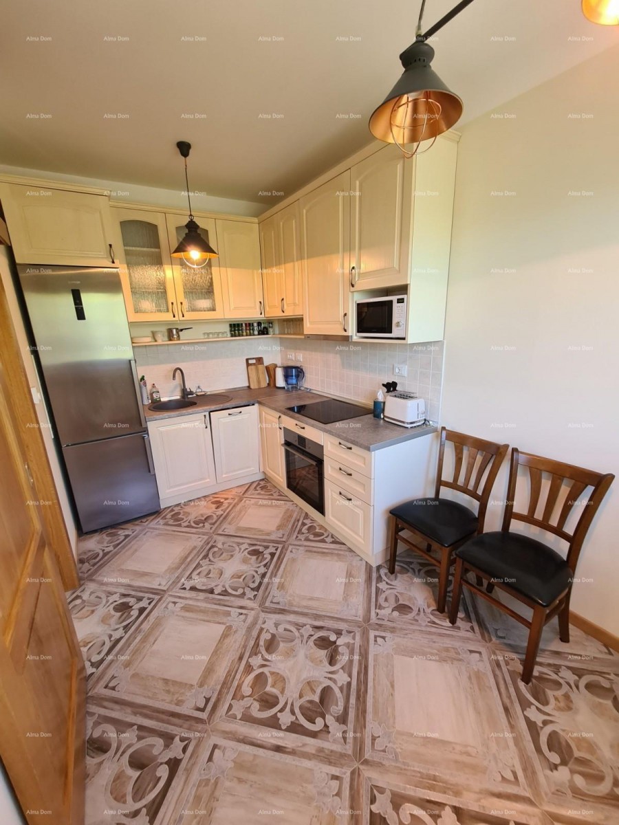 Trinadstropno stanovanje s strešno teraso! 100 metrov do morja. 15