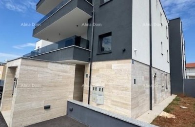 Nova zgrada s 2 stana, bazenom in pogledom na morje. Medulin!