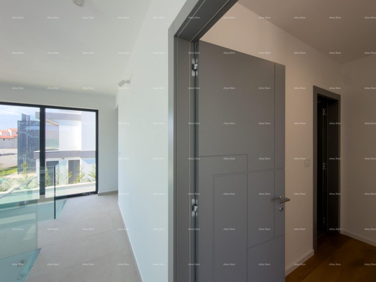 Современная вилла в 100 метрах от моря! 40