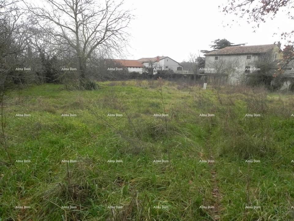 Prodaja - gradbeno zemljišče velikosti 730 m² na atraktivni lokaciji, v bližini Rovinjskega sela! 1