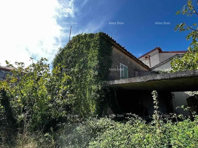 An old Istrian house for sale with a large building plot, Valbandon 6