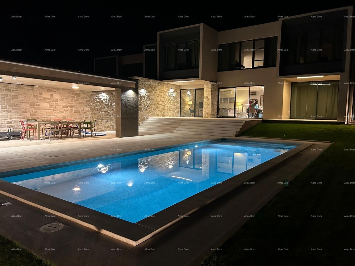 A modern house with a pool is for sale, located in an idyllic village near Rovinj. 6