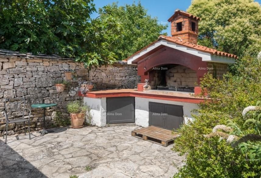 Casa con piscina in vendita, Tinjan 11