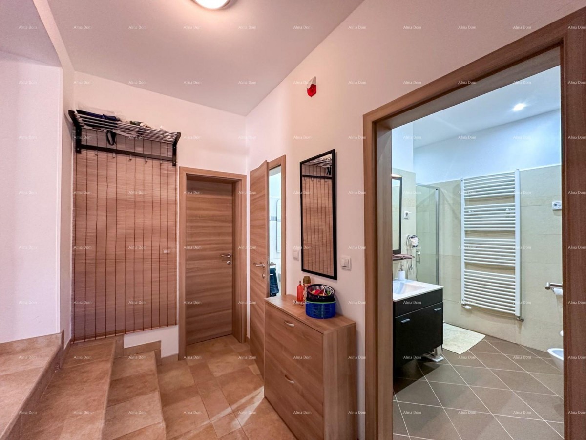 Bellissima casa con piscina a Pola, ideale per famiglie o investimento. 50