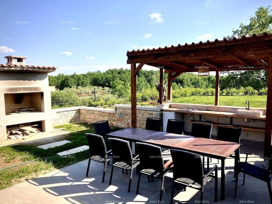Prodaje se  lijepa i moderna kuća, Poreč 2