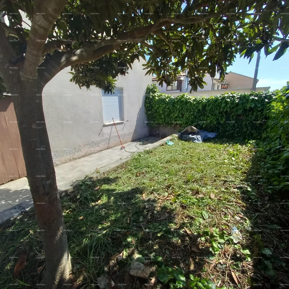 Pula! Prizemnica z velikim vrtom in teraso. 12