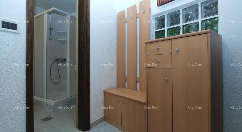 ДОМ С 3 АПАРТАМЕНТАМИ, МЕДУЛИН 24