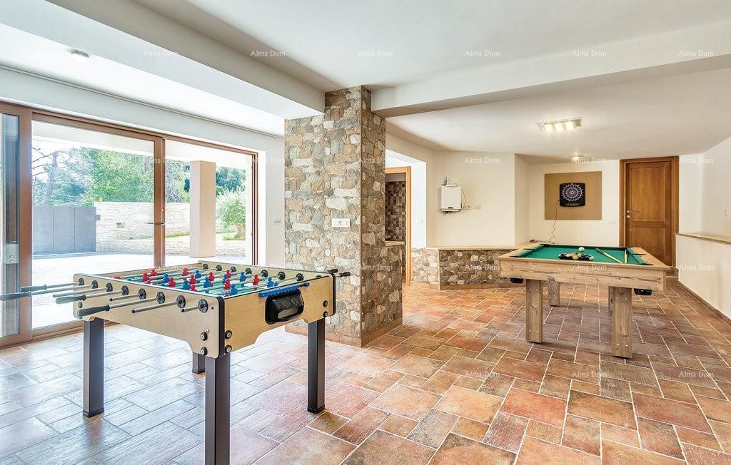 Premantura, samostojeća kuća sa 5 spavaćih soba.Blizina mora . 27