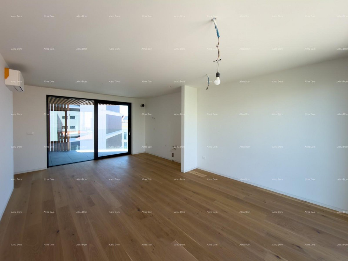 Sale of apartments in a residential-commercial building with a sea view, center of Umag! / S9a 17