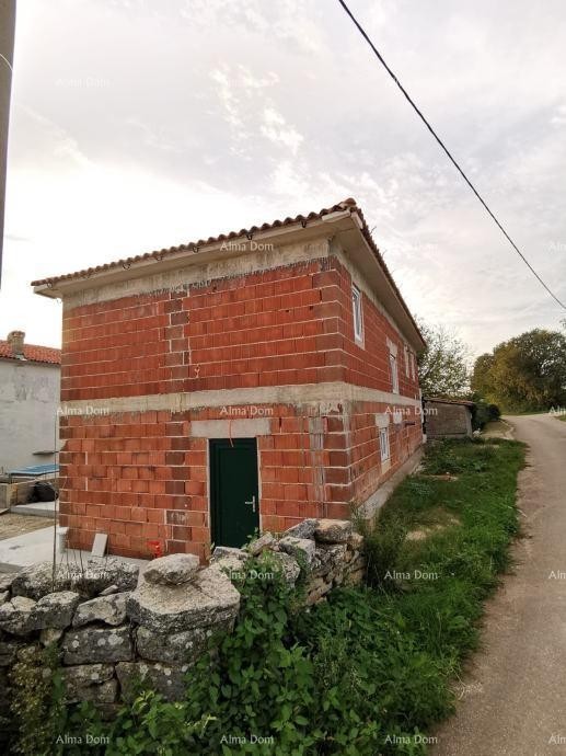 Prodaje se  atraktivna kuća u visokoj fazi gradnje, blizu Kanfanara 12