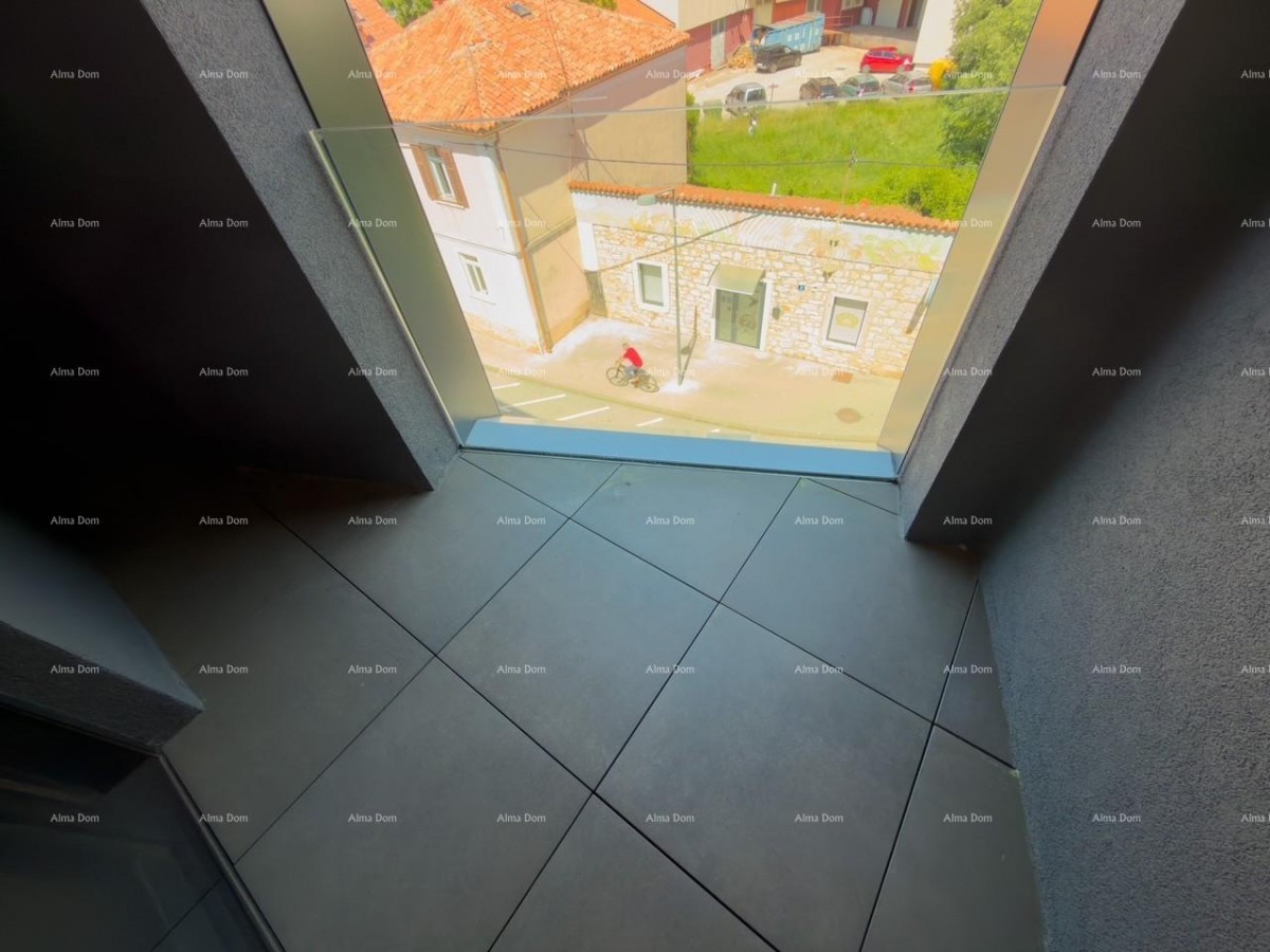 Vendita di appartamenti in edificio residenziale-commerciale con vista mare, centro di Umago! / S9 19