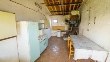 Аутентичное истарское имение недалеко от Жмина – дом с большим потенциалом! 13