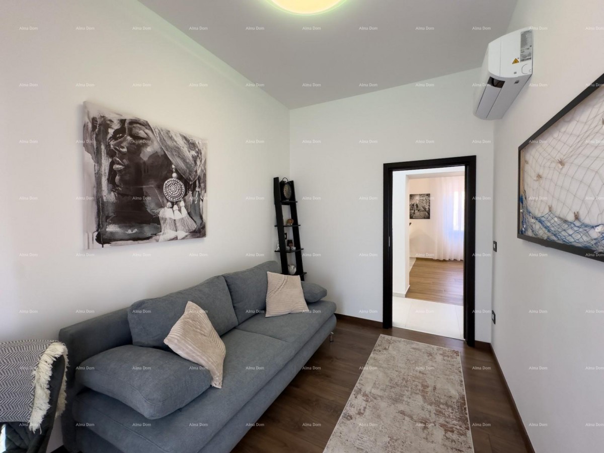 Pulj strogo središče Istarska ulica 500 metrov od Arene Sodobno popolnoma prenovljeno in opremljeno mestno stanovanje 14