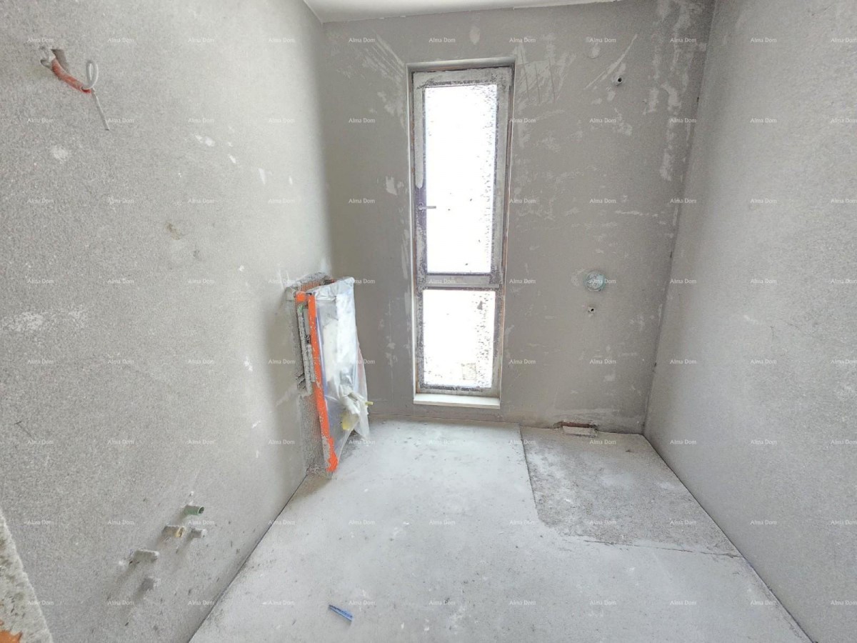 Prodaje se luksuzan stan u Medulinu,  strogi centar mjesta, par minuta lagane šetnje do rive i mora. 12