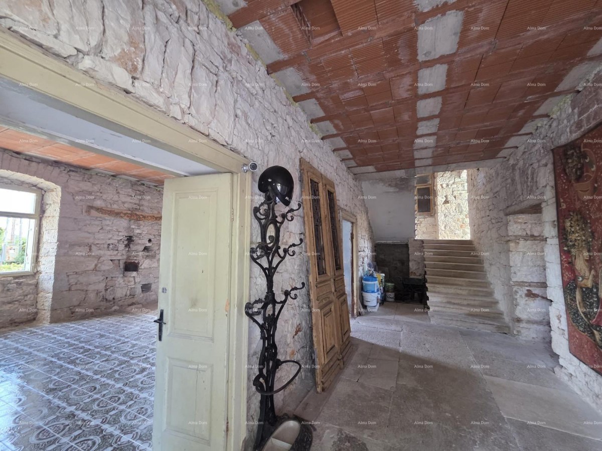 ДОМ В МУТВОРАНЕ – 300+ м² И УЧАСТОК 2.980 м² 10