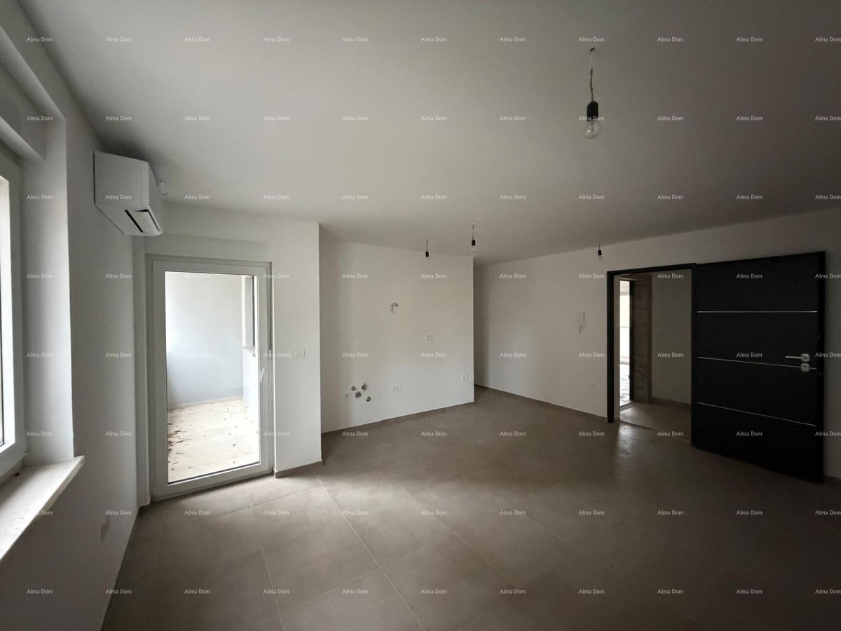 Novogradnja. Blizina gradske tržnice.  Prodaja stanova . Pula, 17