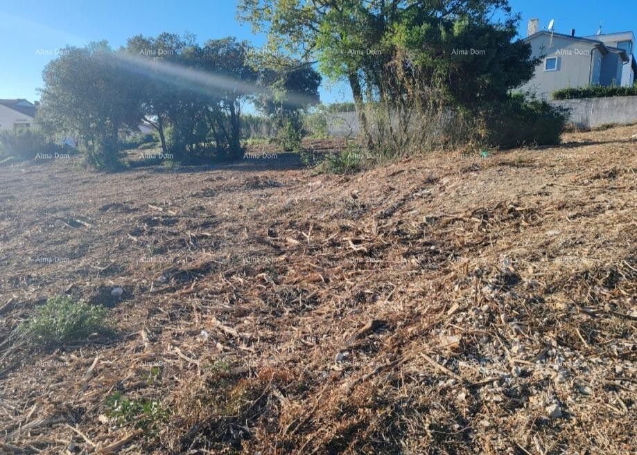 Veli Vrh, Pula, Gradbena parcela površine 681 m² 1