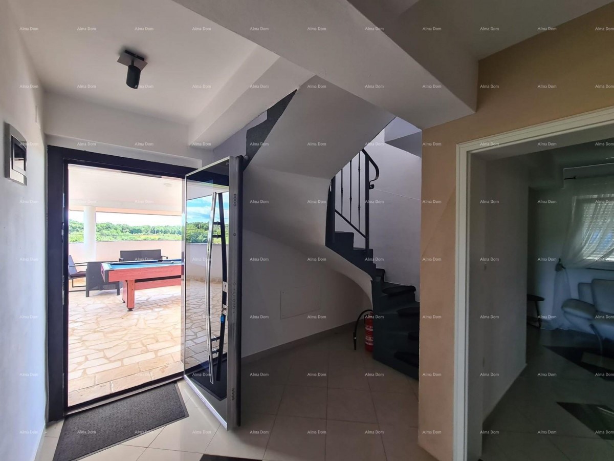 Na prodaju kuća s bazenom – Valtura 20