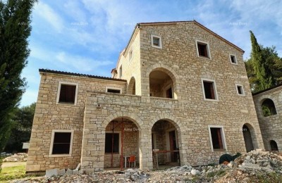 Istrisches Steinhaus 14 km von Rovinj auf sehr großen Grundstück