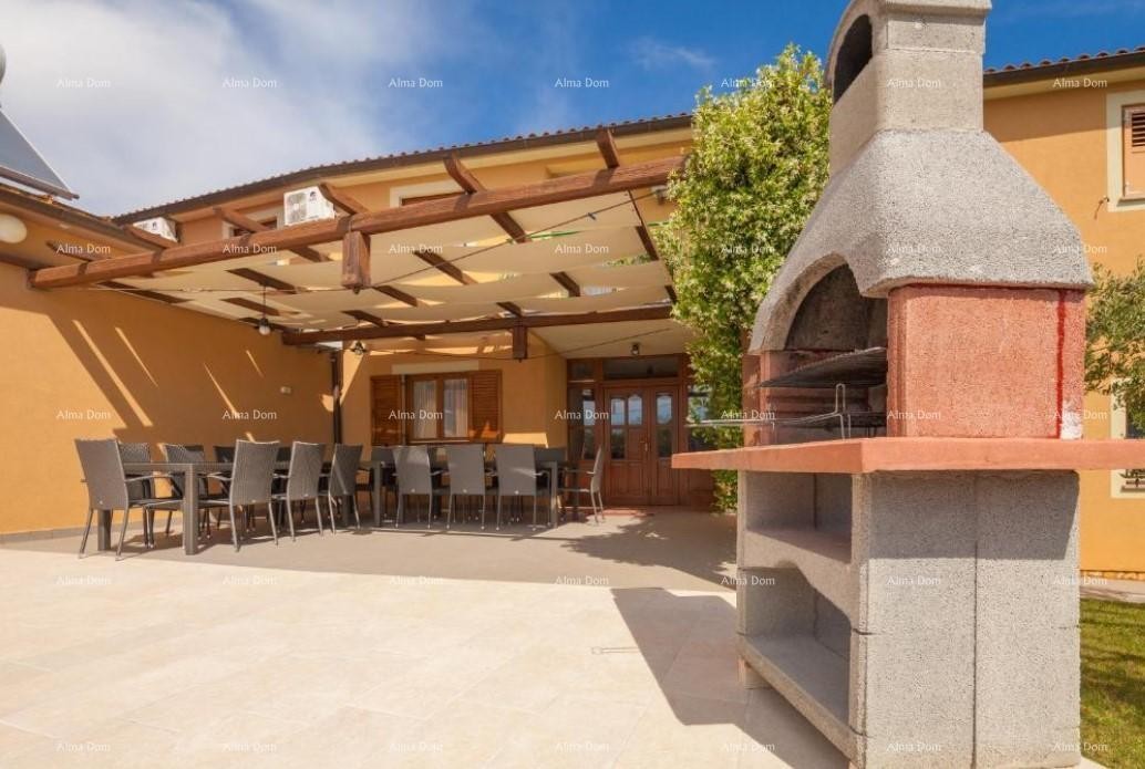 A beautiful villa with a pool in Banjole is for sale 8