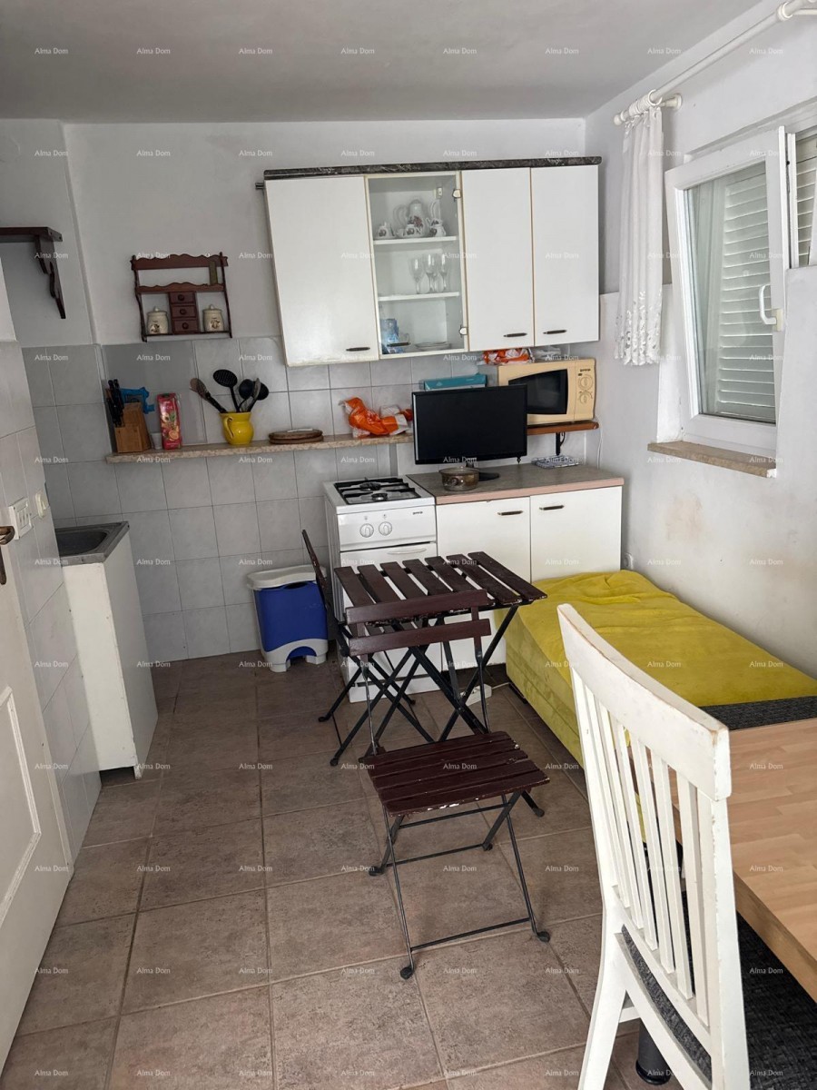 un'affascinante piccola casa 1