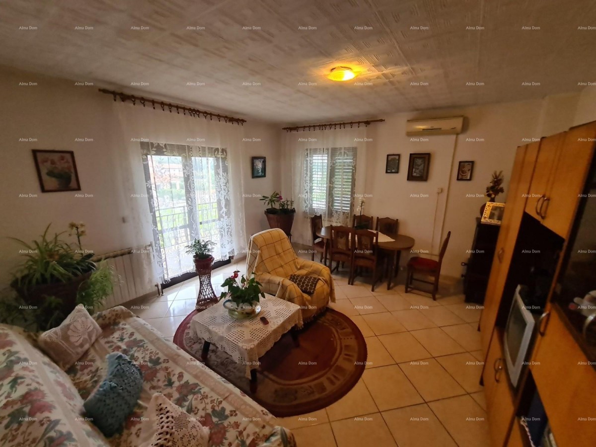 House with a large yard for sale, Jadreški 12