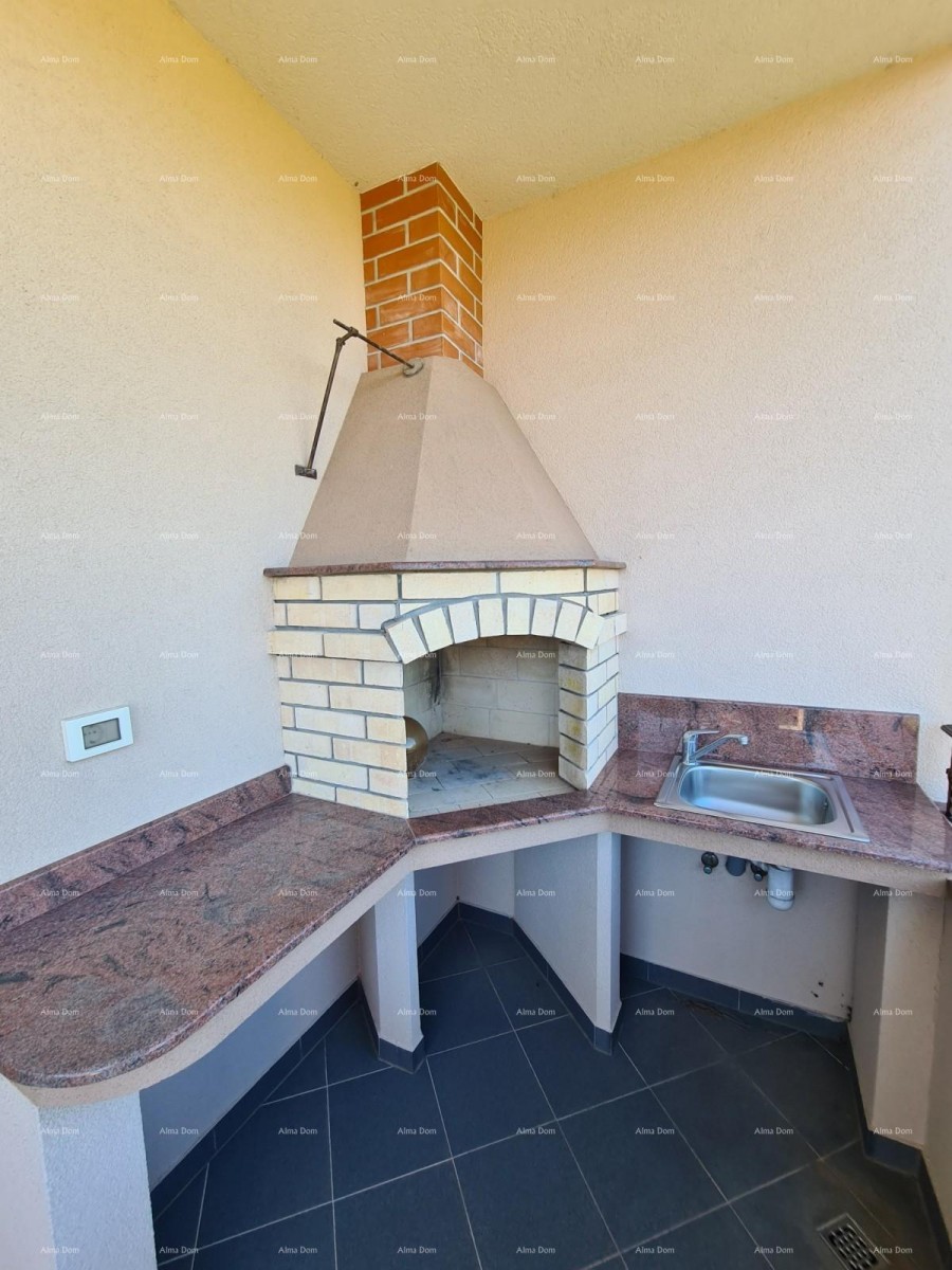 Trinadstropno stanovanje s strešno teraso! 100 metrov do morja. 19