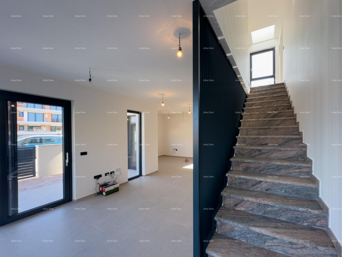 Vendiamo villa bifamiliare con piscina e garage 17