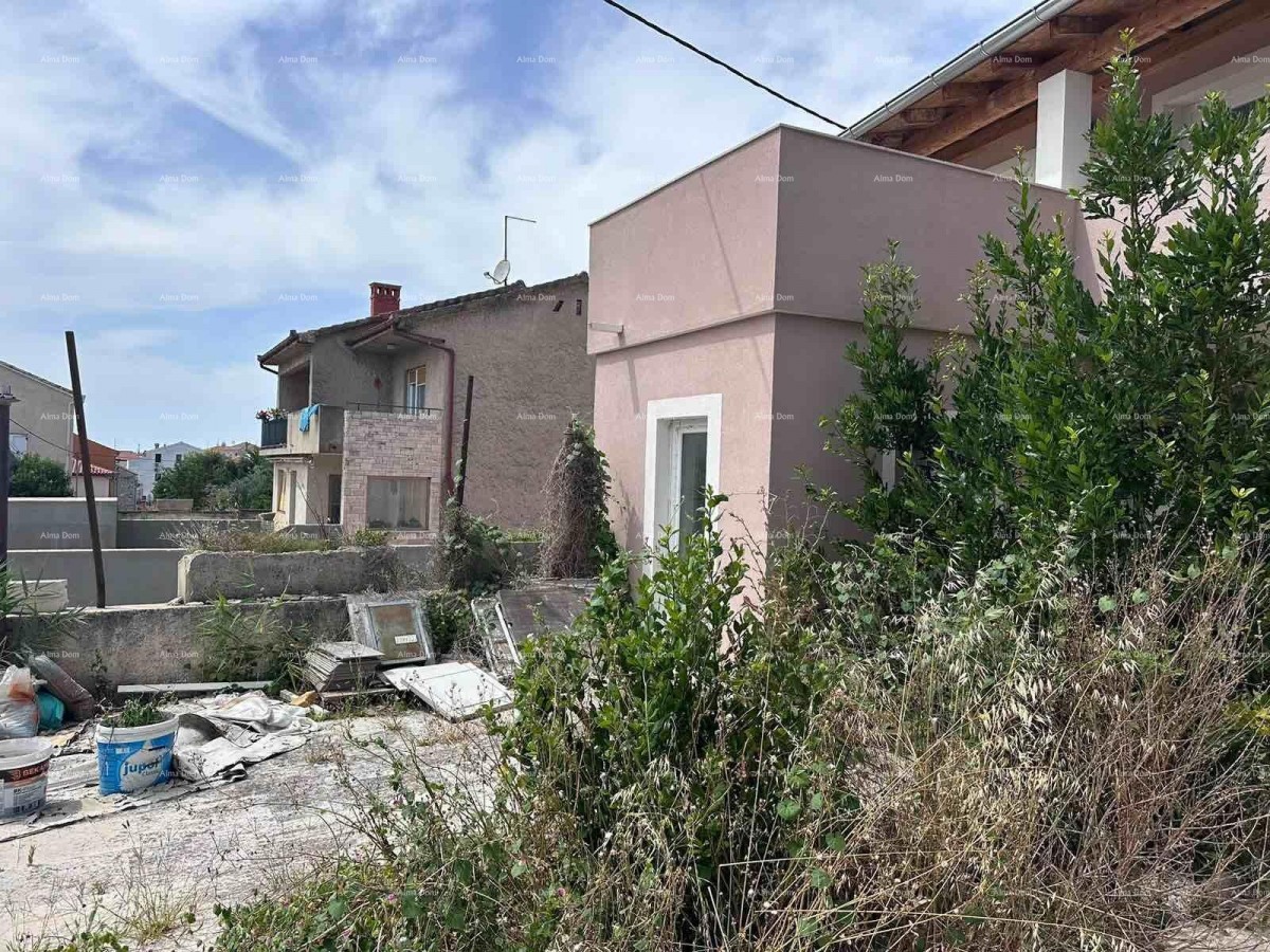 Prodaja fantastične hiše s tremi stanovi v Medulinu! 8