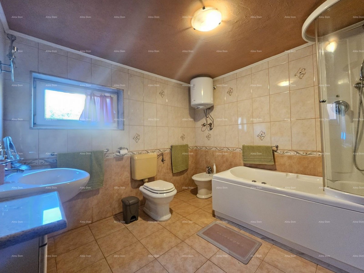 House with two residential units and great development potential – first row to the sea, Umag 16