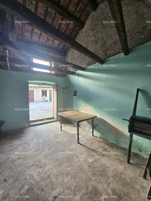 Barban – House with Enclosed Yard 5