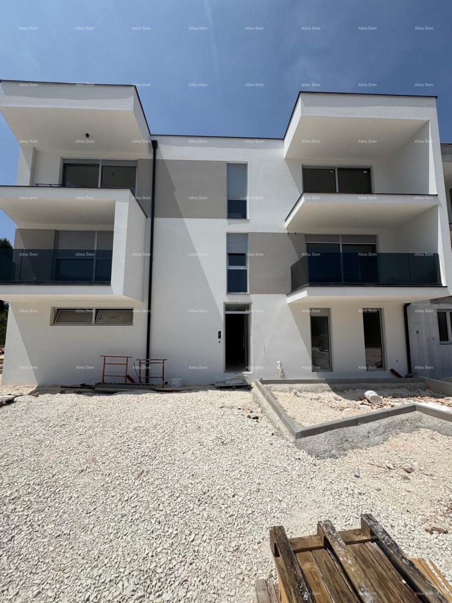 Vendita di un appartamento  con posto auto e vista mare, Ližnjan! 3