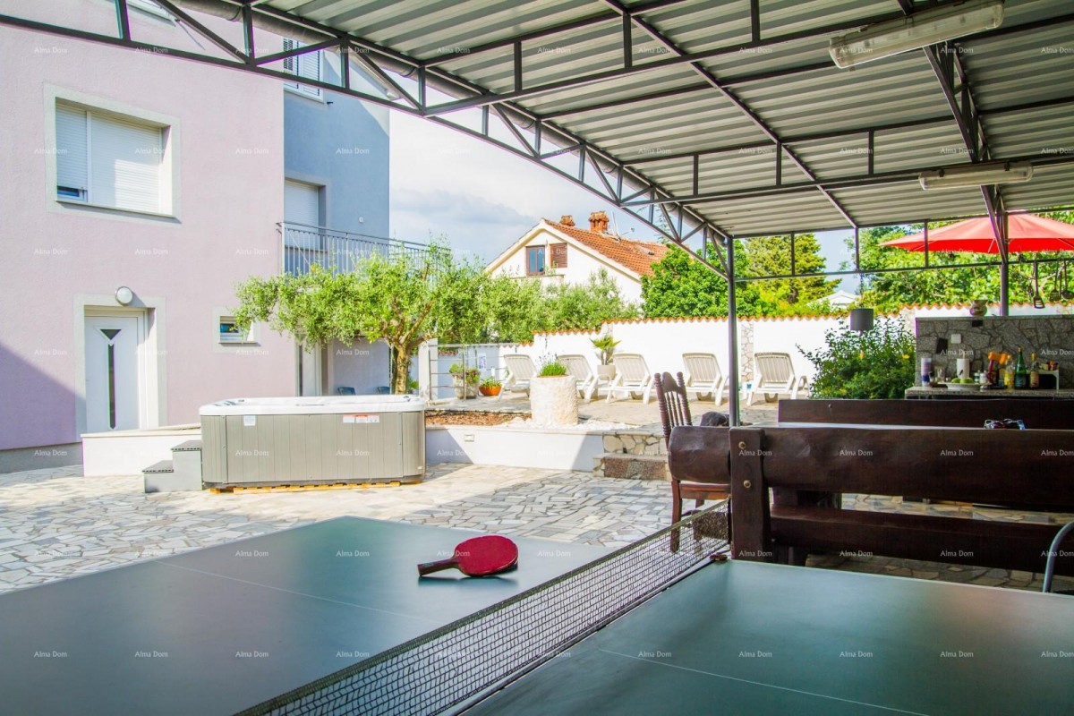 На продажу: Апартаментный дом с бассейном и видом на море – Банёле! 9