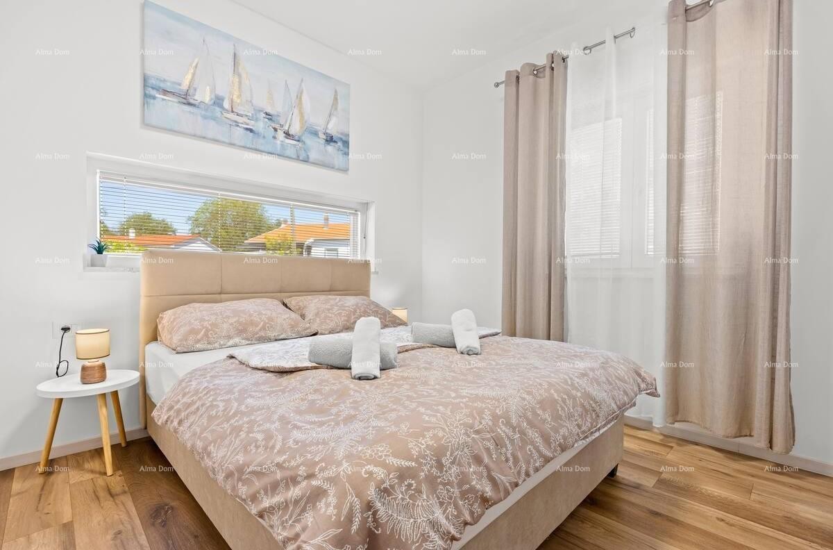 Pomer. New Detached Single-Story House with Pool. 24