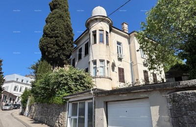 Sale of an apartment in the center with 4 residential units, Pula!