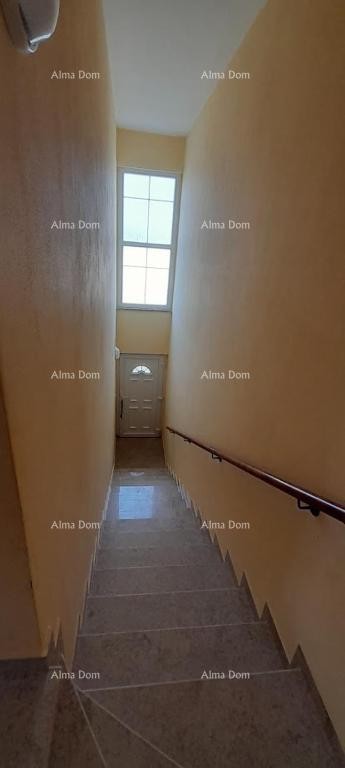 Excellent opportunity! Exclusive sale of an apartment in a prime location with a garden and parking space. Sea view! Pošesi, Medulin!! 17