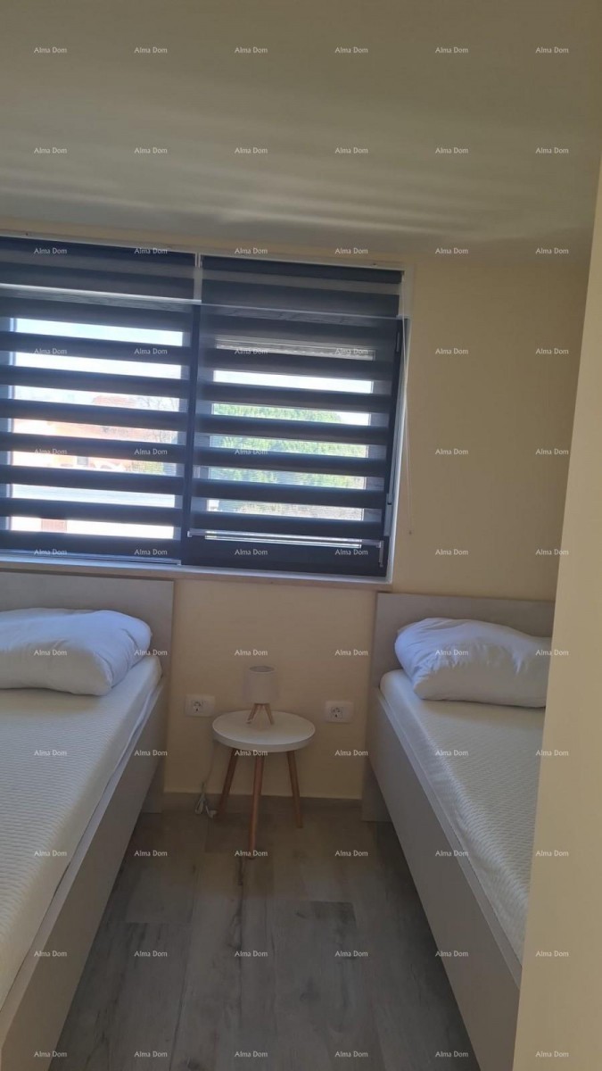 Modern apartment with parking space and storage in block F, near Umag! 18
