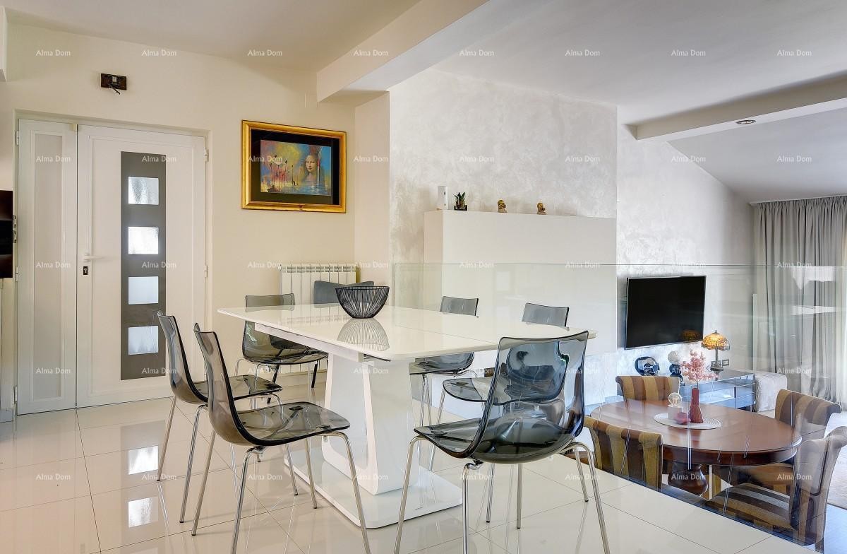 Prvi red do mora i plaže – kuća s bazenom i velikom okućnicom, Pješčana Uvala! 14