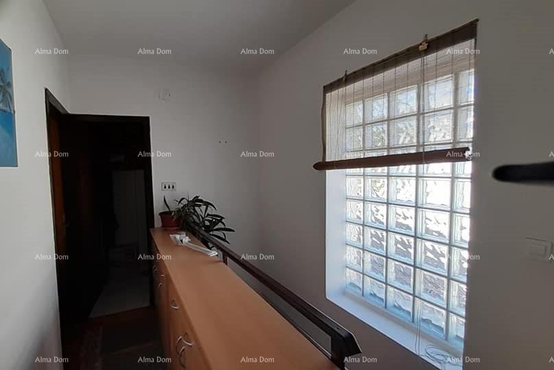 House for sale in Pula. 9