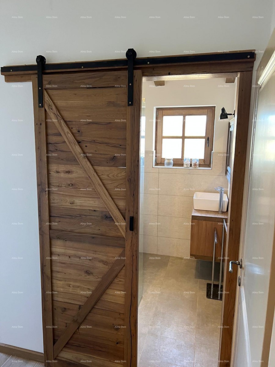 Prekrasna rustikalna hiša s bazenom in manjšim objektom 8