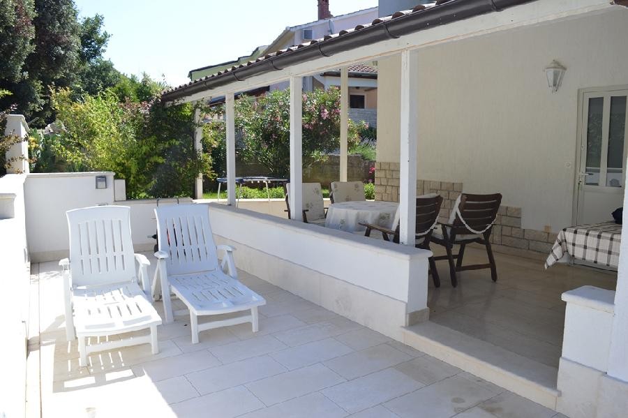 VILLA IN PJEŠČANA ONLY 100 M FROM THE SEA!! 10