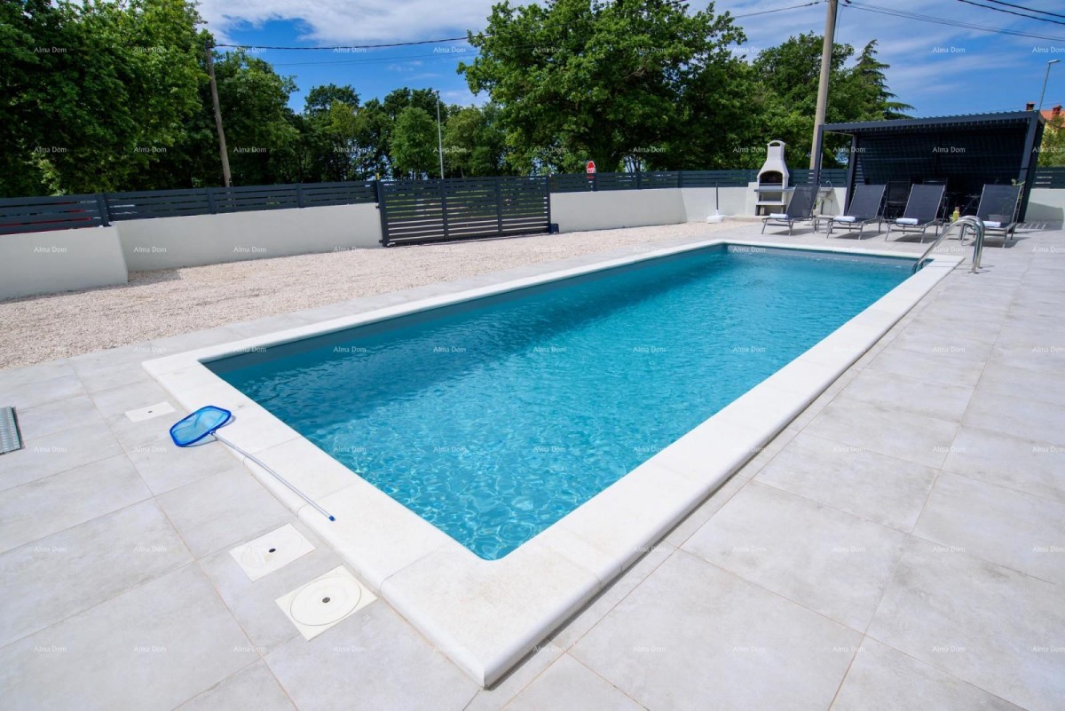 KANFANAR, MODERNA VILA PRIZEMNICA S BAZENOM – MIRNA LOKACIJA 3