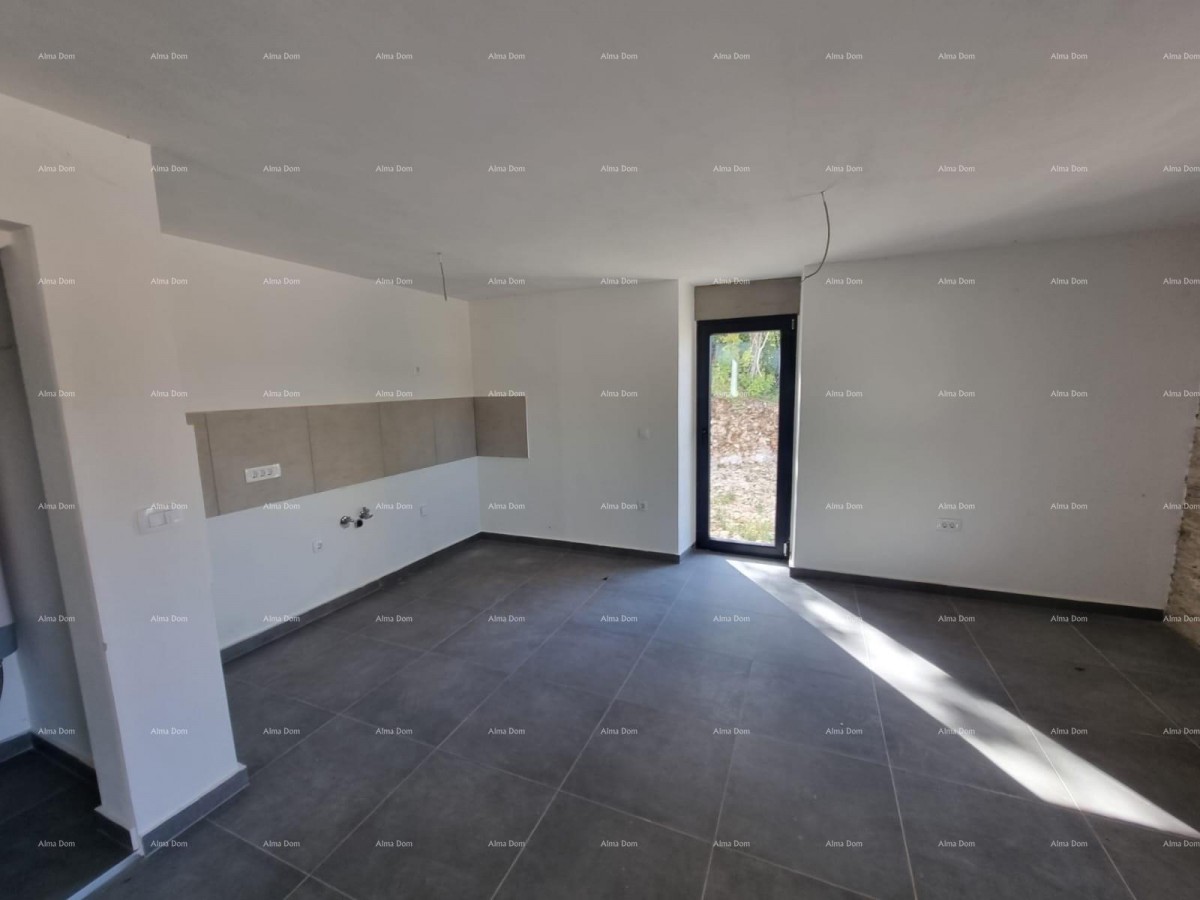 Prodaje se kuća s bazenom i pogledom na more – mirno selo Raša 3