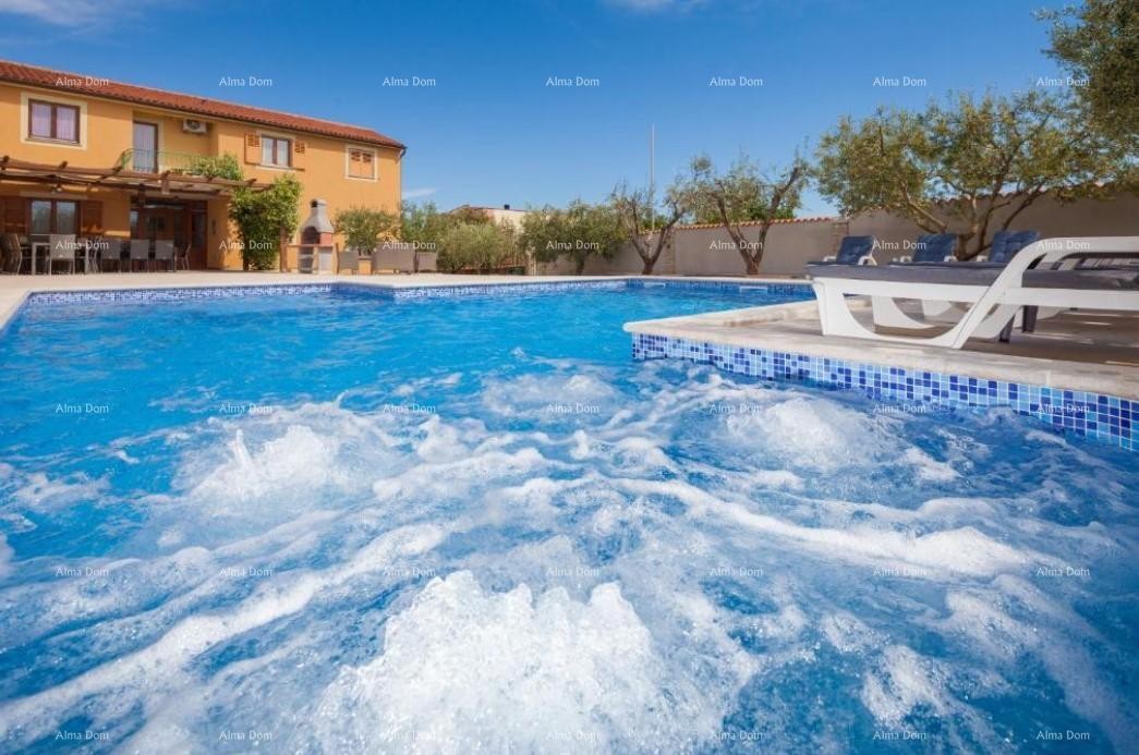 A beautiful villa with a pool in Banjole is for sale 1