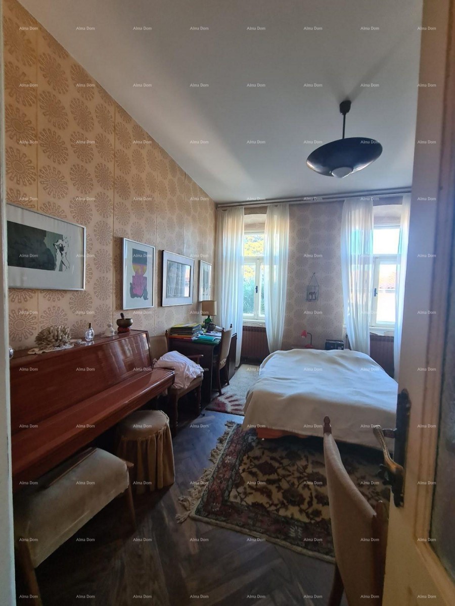 Stan v pritličju s dvoriščem in garažo – center Pule 7