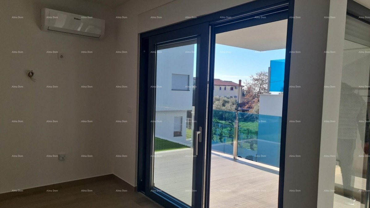 Modern apartment in block A with a garden and parking space, close to Umag! 4