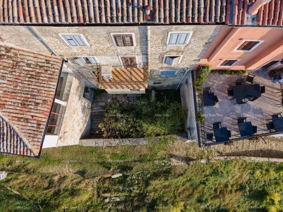 MOTOVUN – AUTHENTIC STONE HOUSE IN THE OLD TOWN CENTER WITH A 50 m² COURTYARD 2