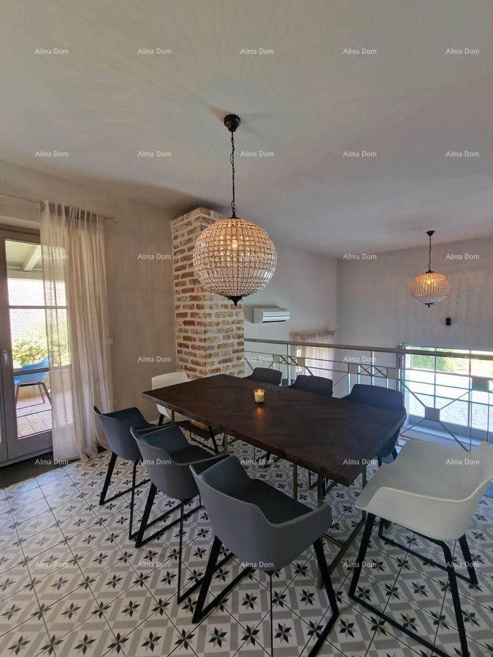 An exclusive villa with a swimming pool in Vižinada is for sale 7